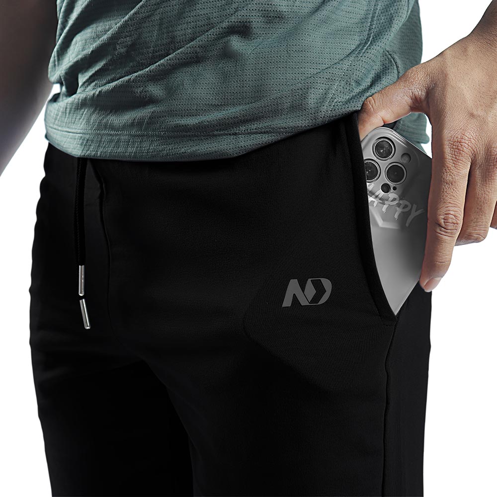 ES SHORTS – BLACK 4